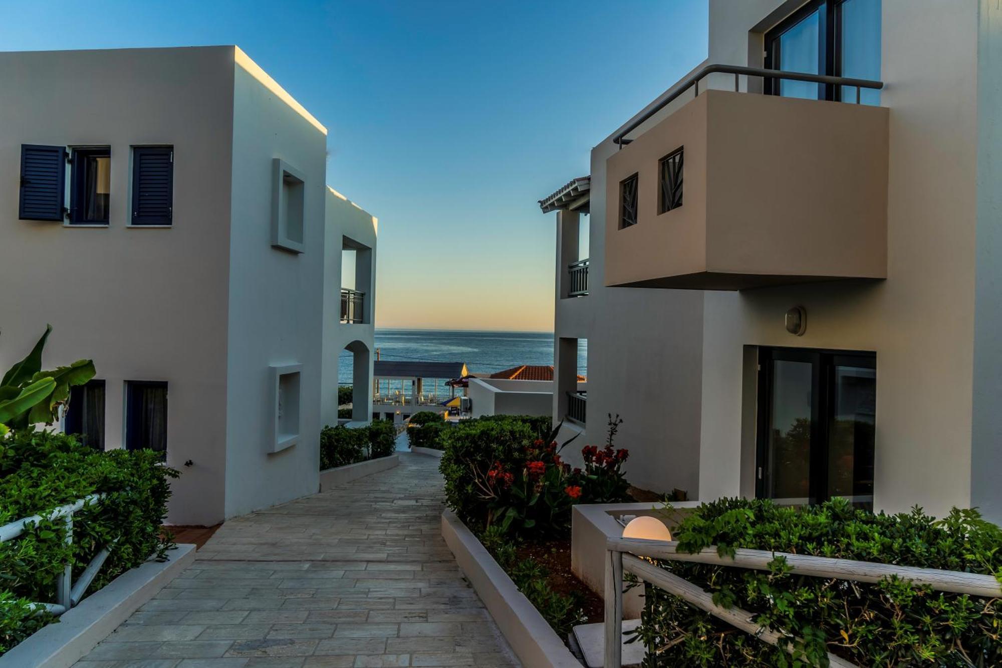 Castello Village Hotel 4*